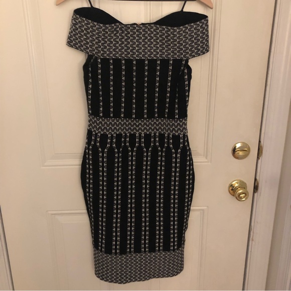 NWT Ted Baker Yolinii Bardot Off-the-Shoulders Bodycon Dress TB 1 - Picture 3 of 13